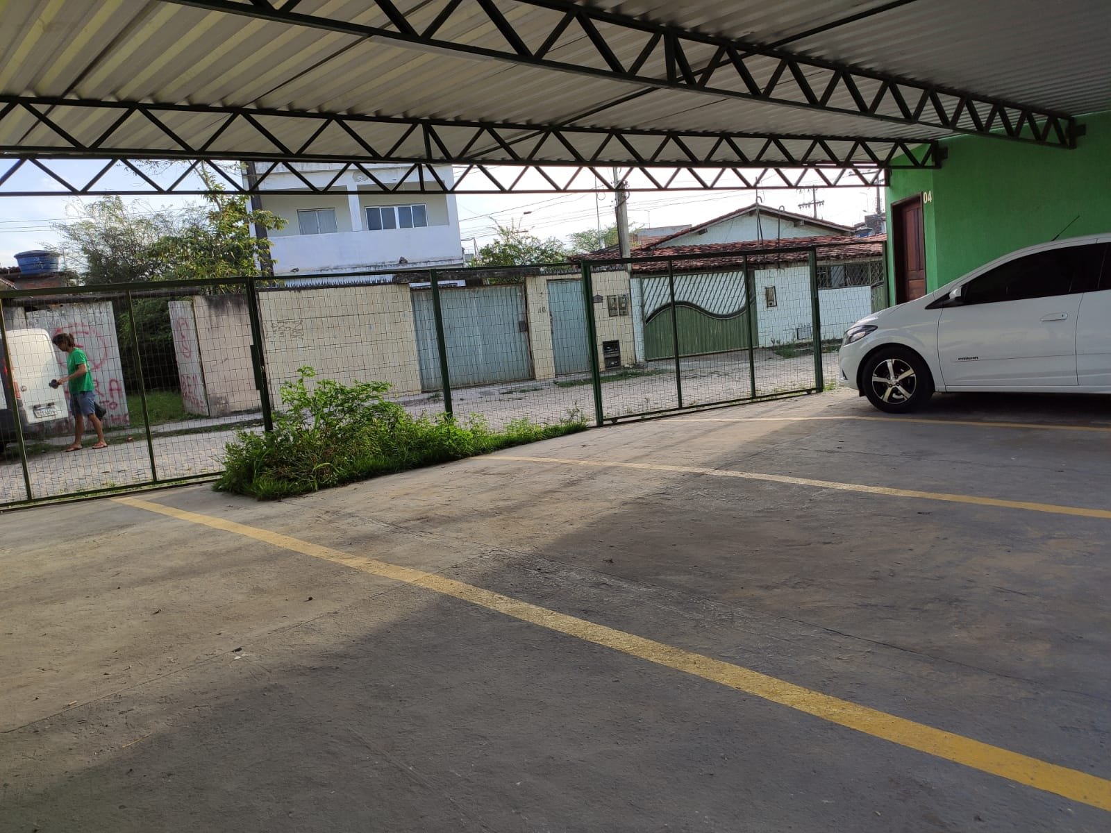 APARTAMENTO TÉRREO COM GARAGEM