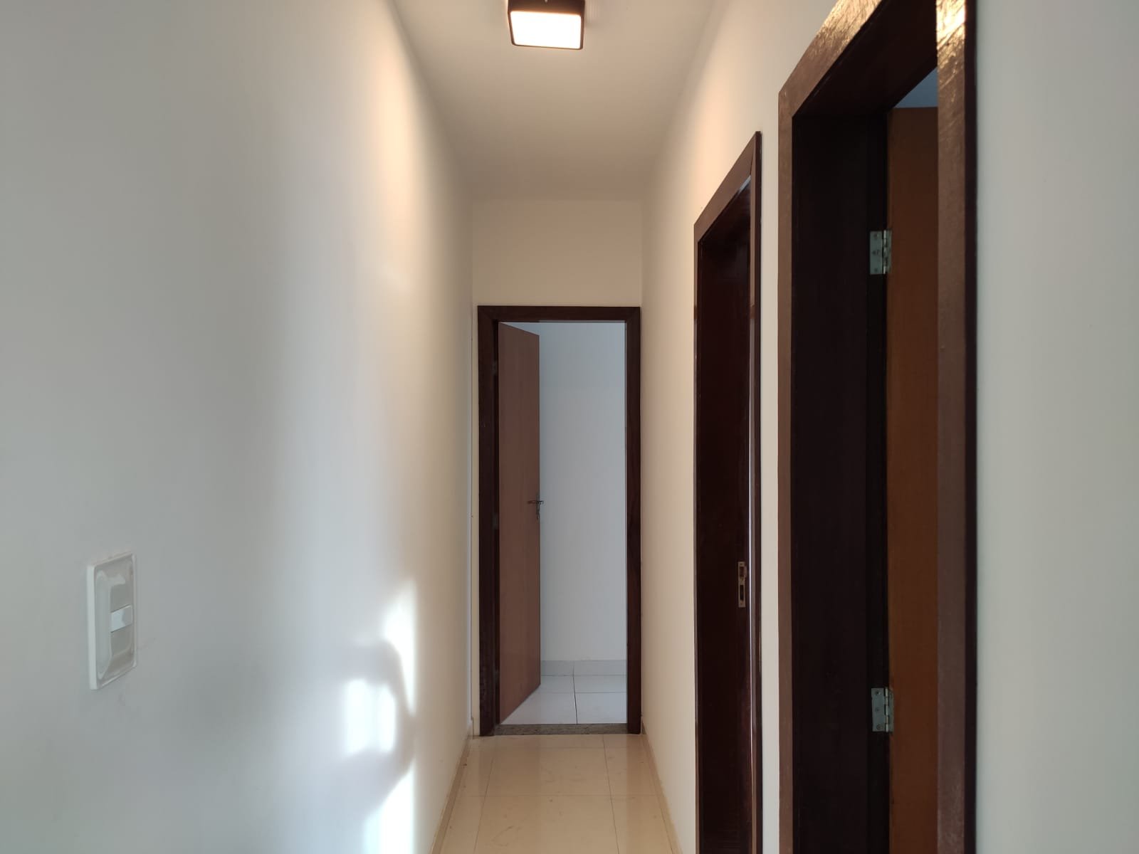 APARTAMENTO PARA LOCAÇÃO - 1º ANDAR COM GARAGEM