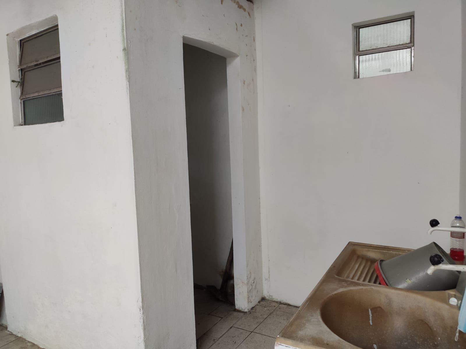 CASA A VENDA NA TRAVESSA CASTRO ALVES