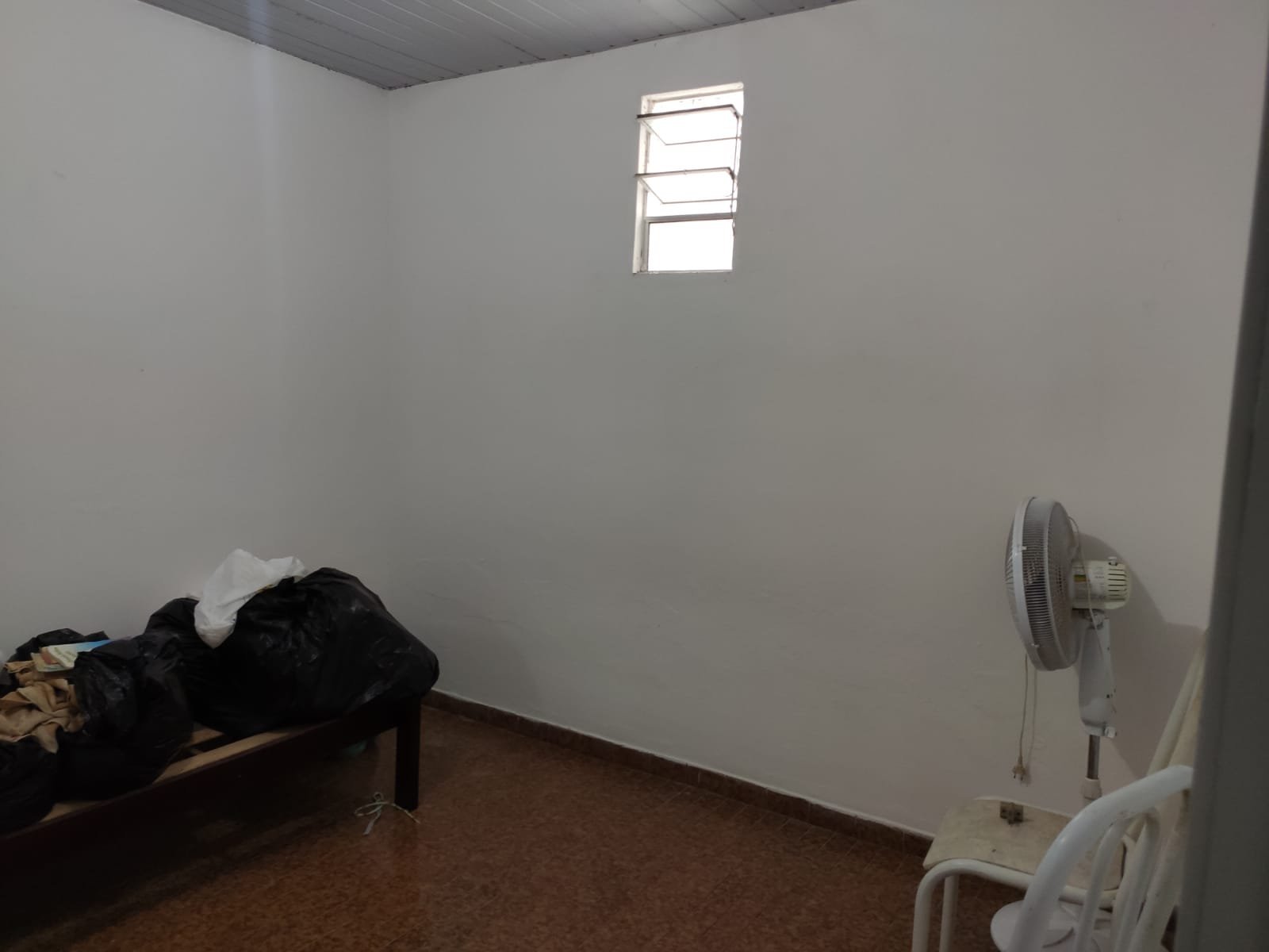 CASA A VENDA NA TRAVESSA CASTRO ALVES