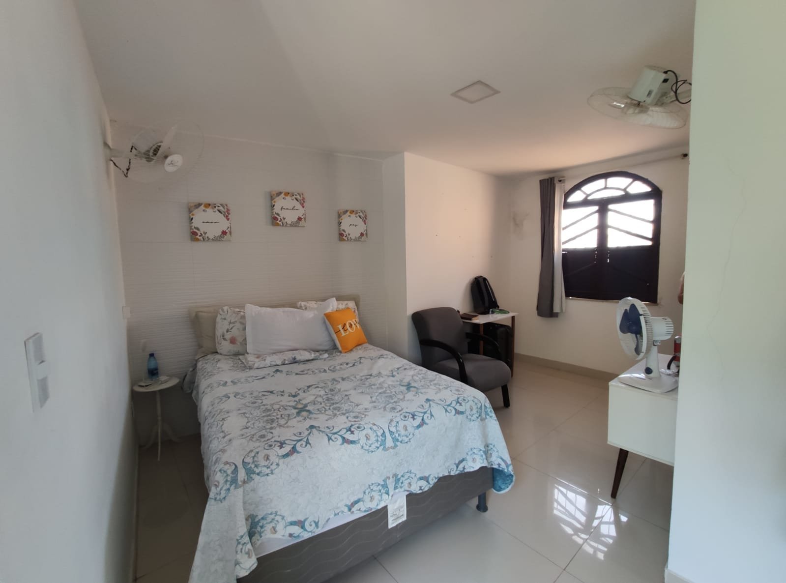 CASA A VENDA NO CALABAR