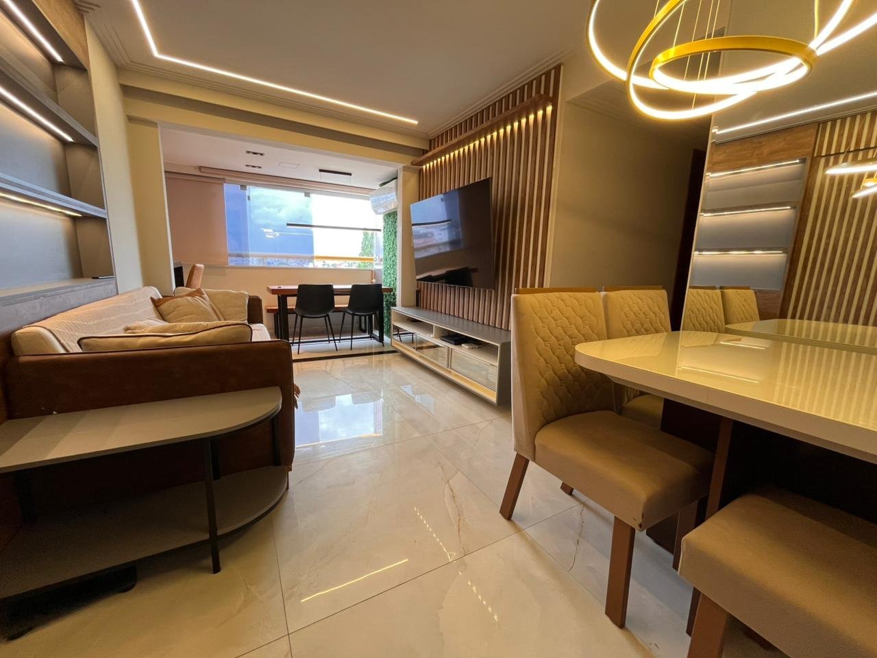 Apartamento mobiliado 2/4 com suíte em condomínio – moderno, climatizado e totalmente planejado