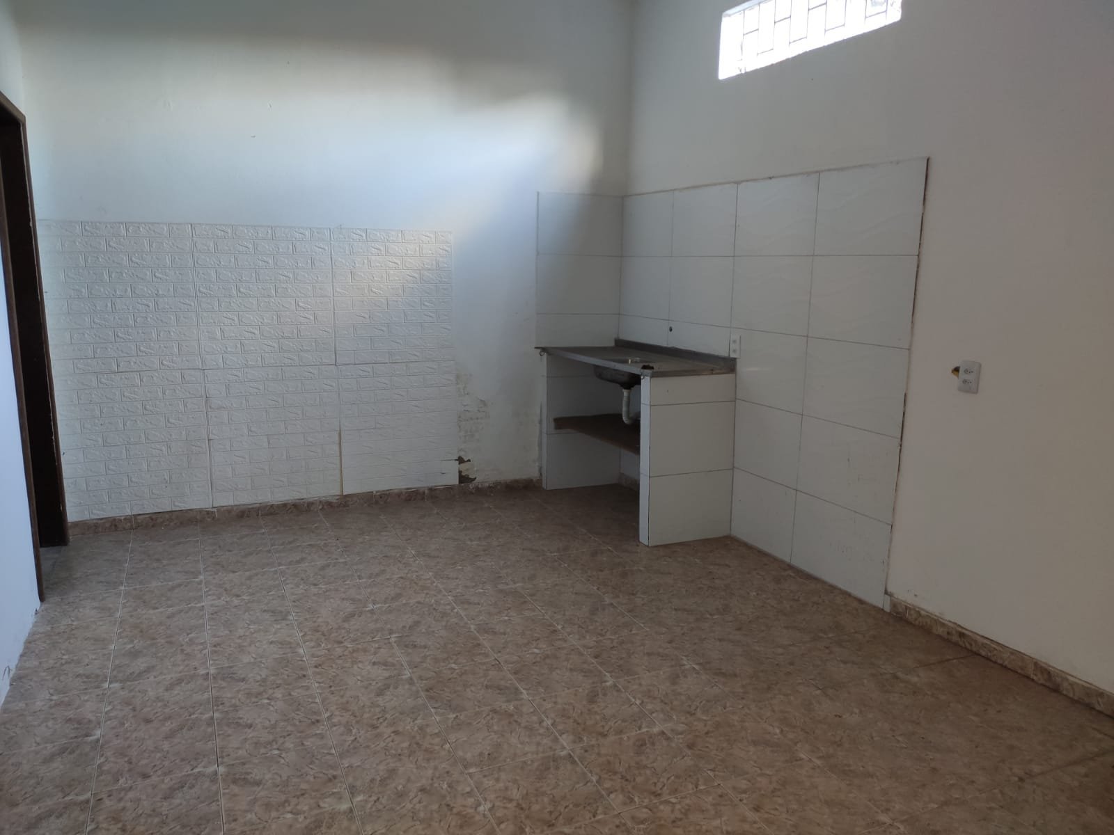 CASA A VENDA PRÓXIMO A FEIRA LIVRE