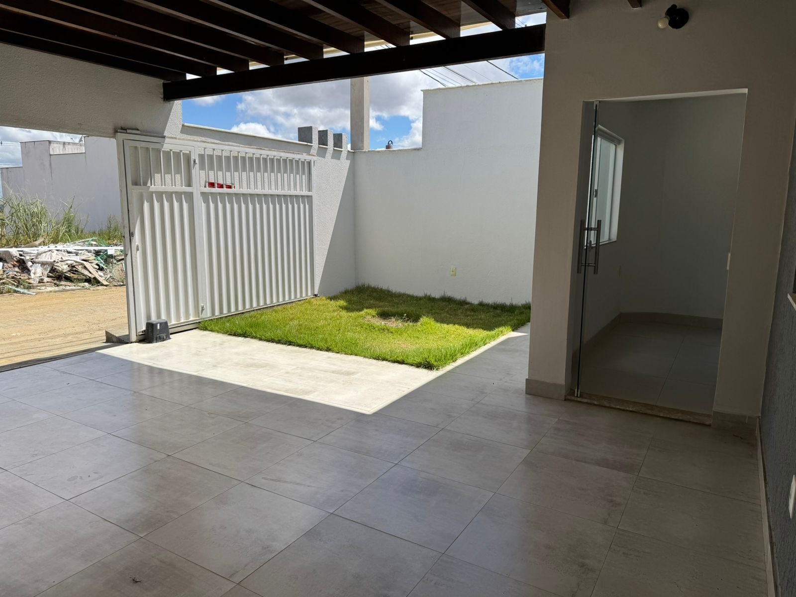 CASA A VENDA NO CONDOMÍNIO CIDADE NOVA