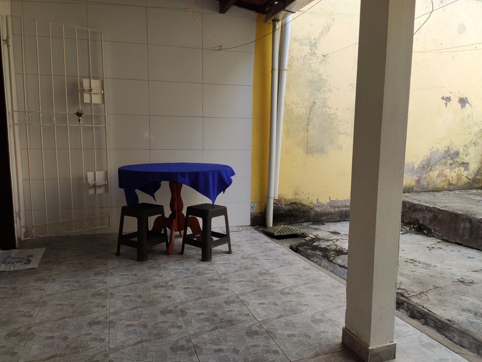 CASA A VENDA NA R. MARITA AMÂNCIO