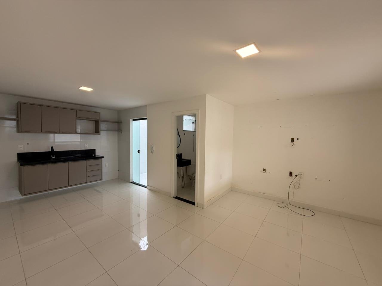 DUPLEX PARA VENDA E ALUGUEL - PRÓ. AO CLUBE DOS 100