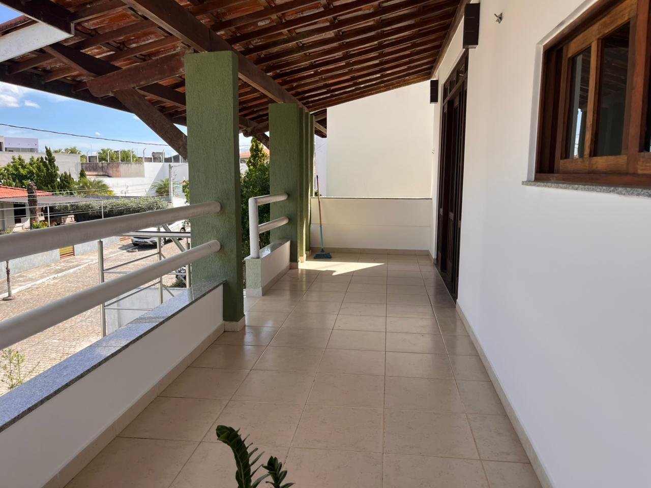 CASA 1º ANDAR - ANDAIÁ