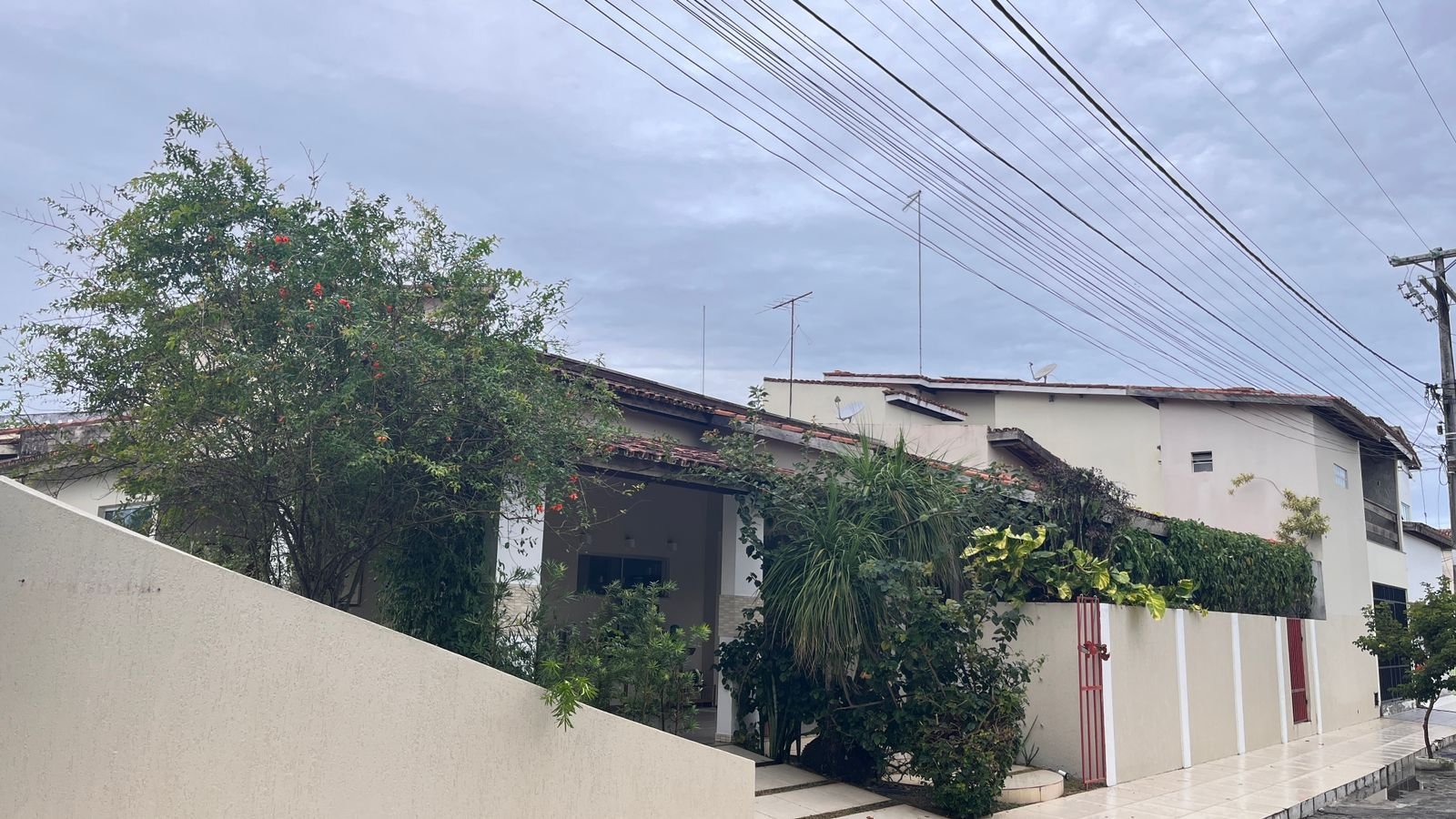 CASA EM CONDOMÍNIO NO CANTO DOS PÁSSAROS