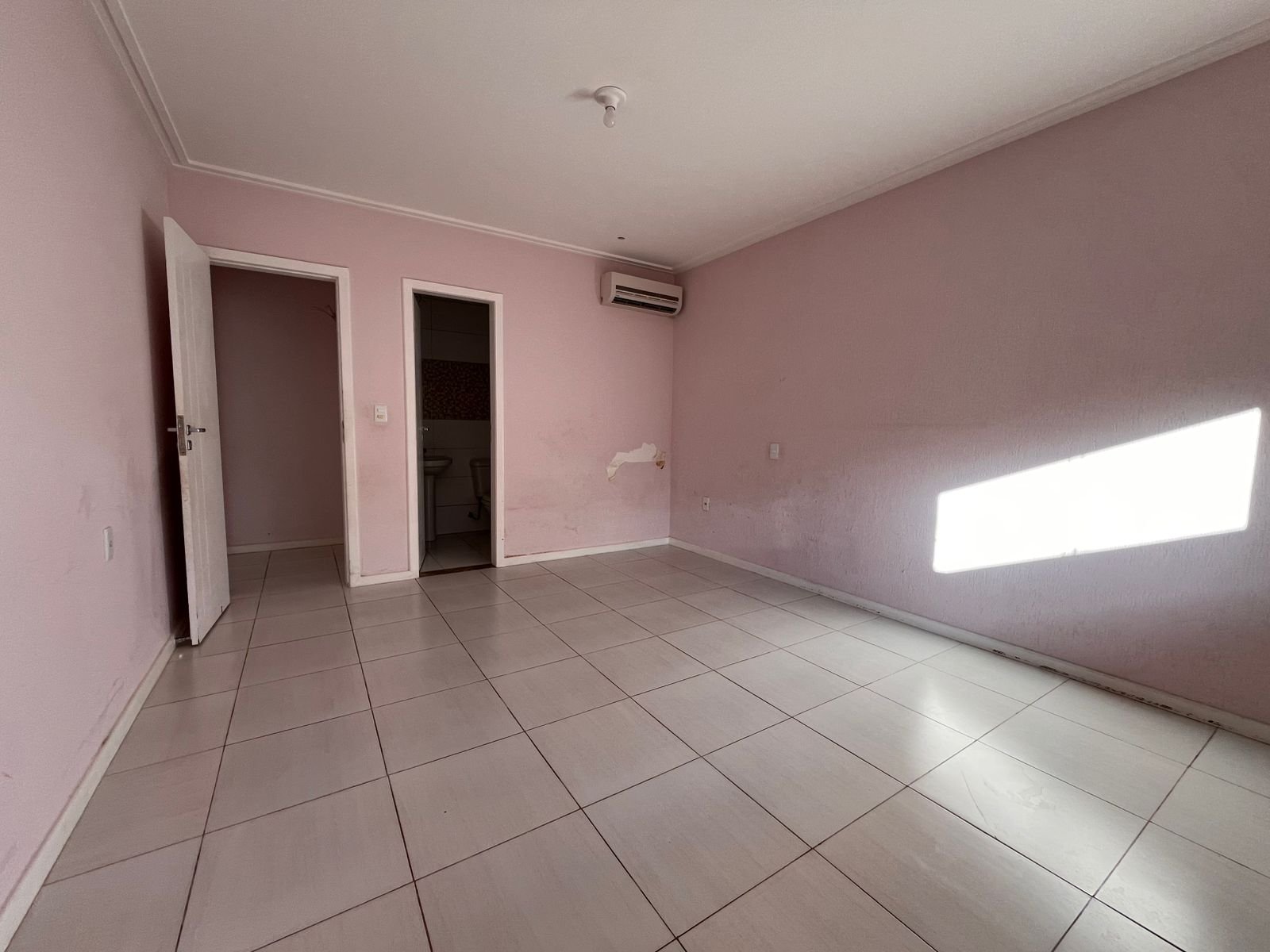 CASA A VENDA NO LOTEAMENTO SÃO SANTIAGO